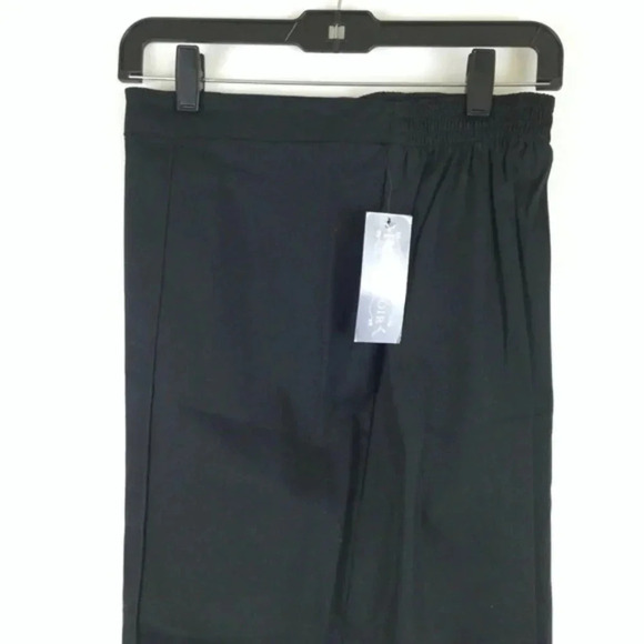 NWT Black Capris Pull On Elastic Waist Cuffed 24W - Picture 2 of 7